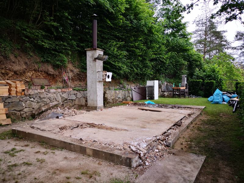 Původní základová deska po demolici