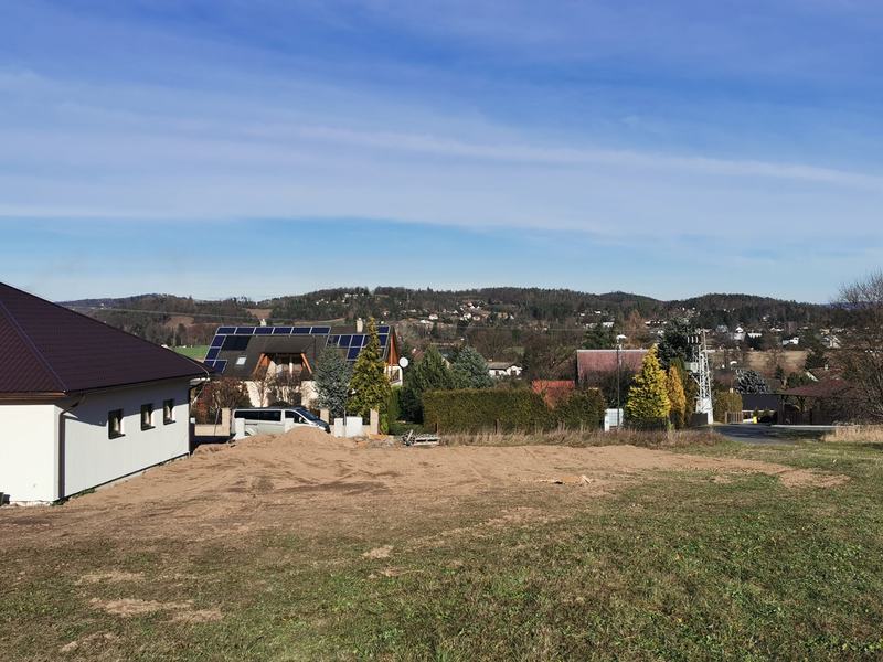 Pozemek s výhledem na okolí