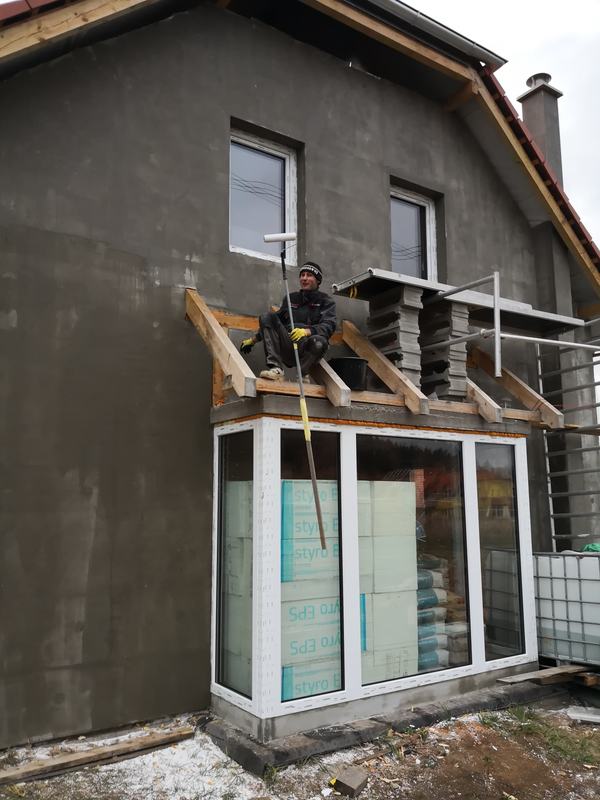 Montáž stříšky nad vstupem